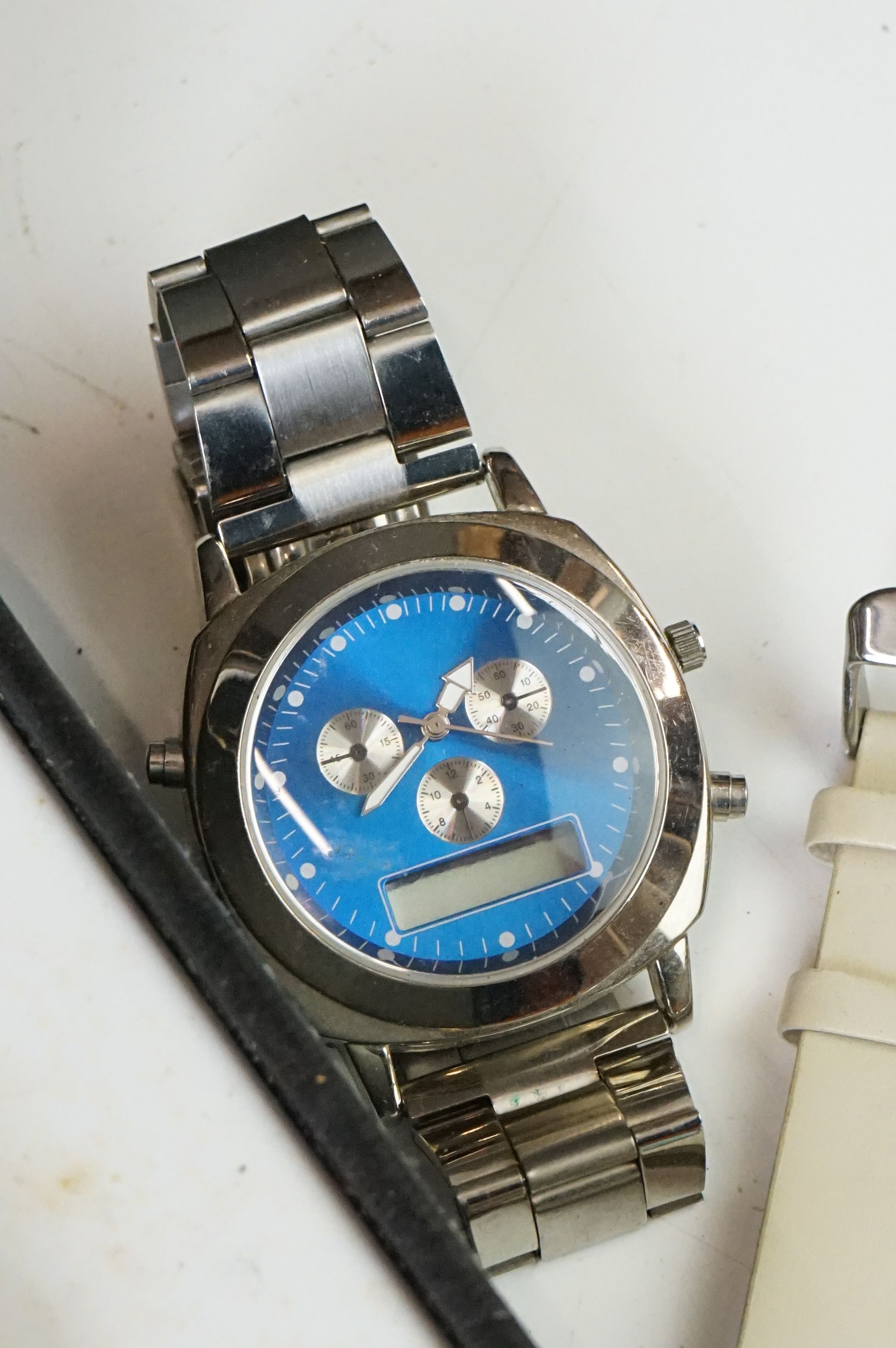 Large collection of assorted watches - Image 4 of 8