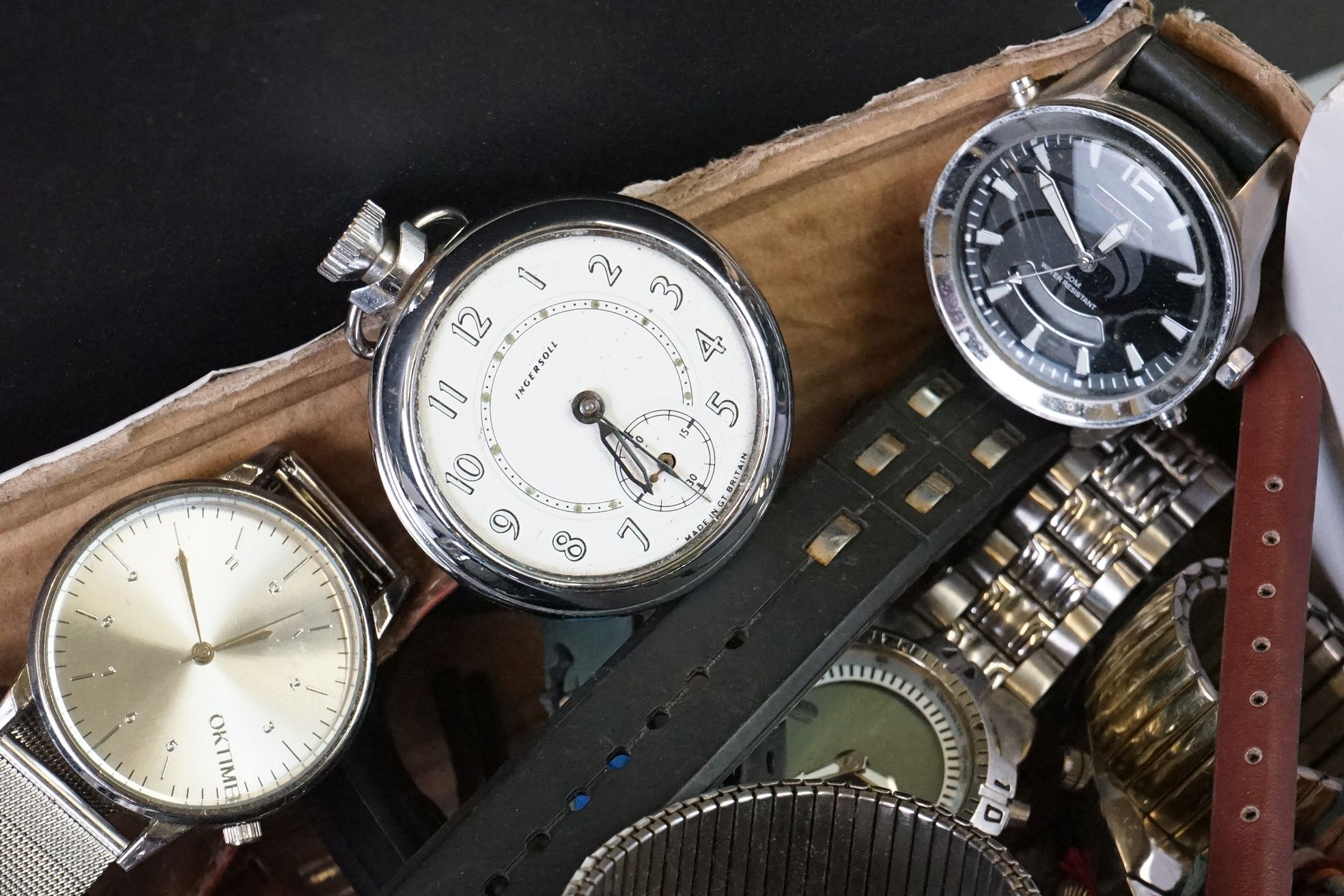 A large collection of mixed ladies and gents wristwatches to include Lotus and Pulsar examples. - Image 3 of 9