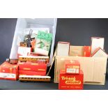 Quantity of OO gauge model railway to include around 20 x boxed Hornby items featuring R463 Small