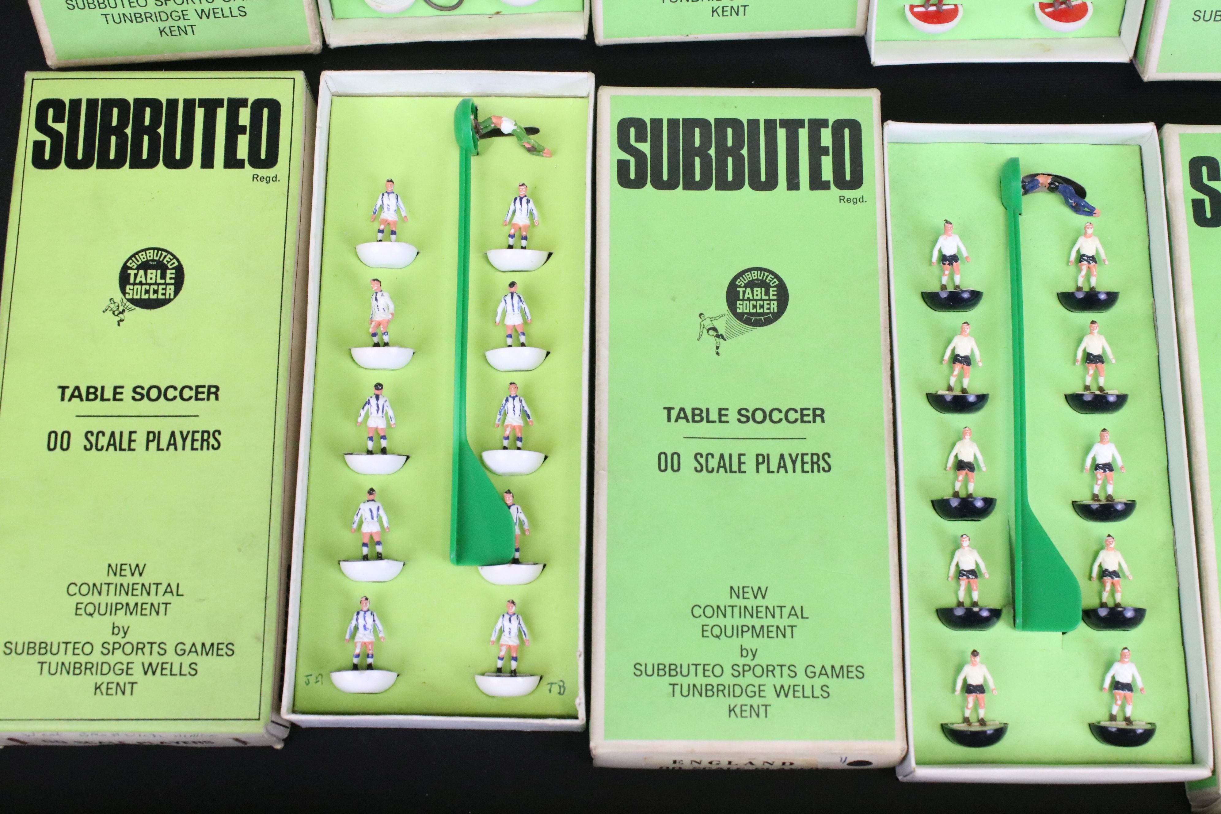 Subbuteo - Eight boxed HW teams to include Stoke City, Wolves, England, Aston Villa, Liverpool, - Image 4 of 9