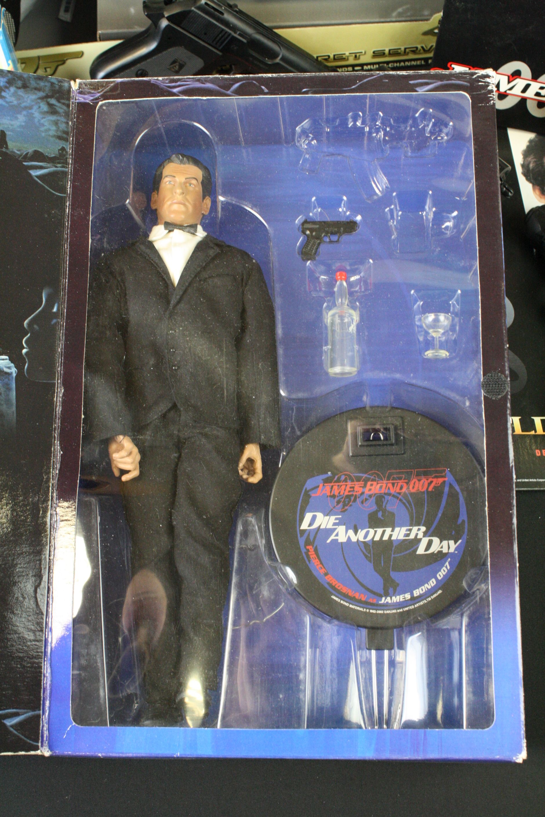13 Boxed James Bond diecast, figures & collectibles to include Sideshow Toy Die Another Day - Image 5 of 5