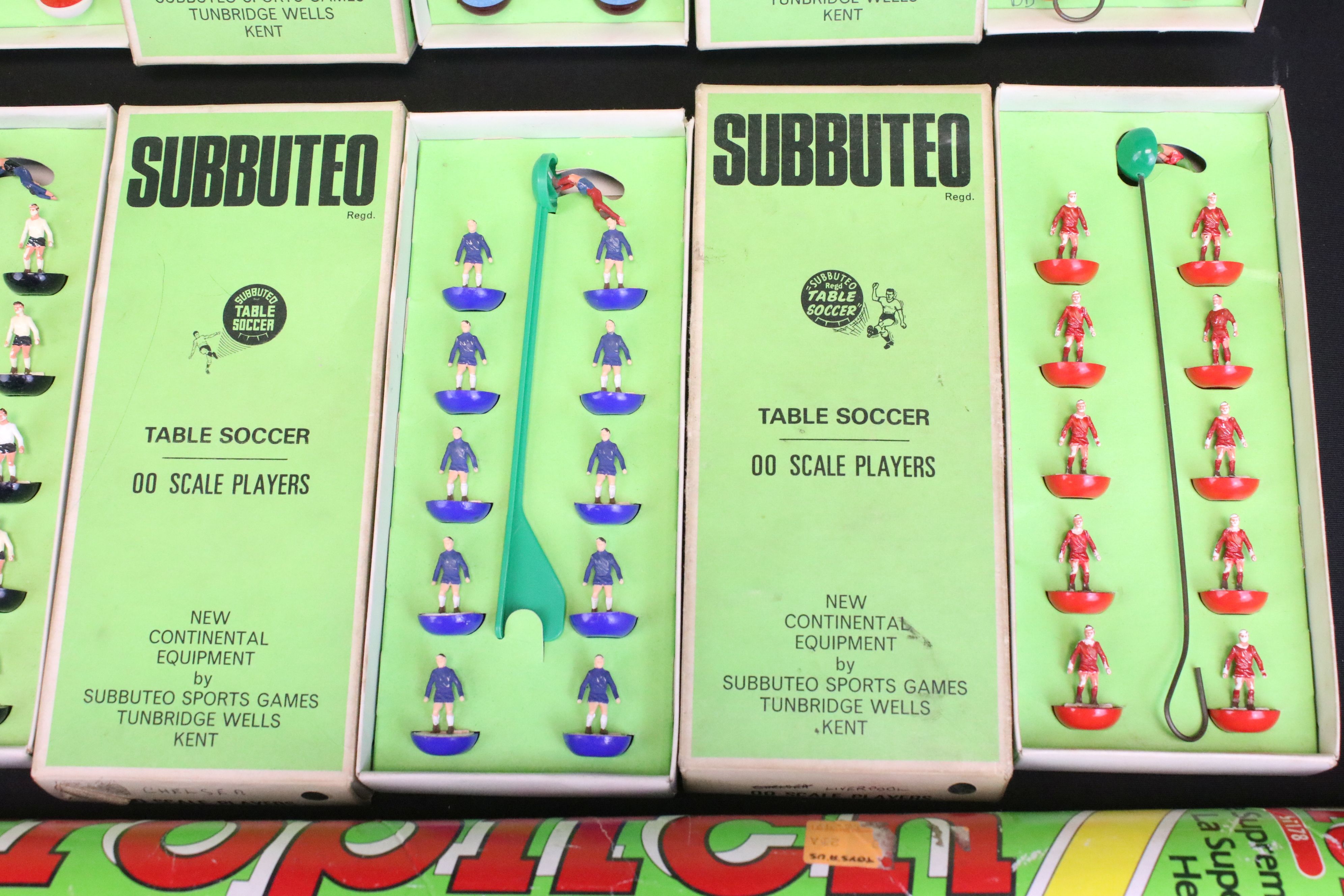 Subbuteo - Eight boxed HW teams to include Stoke City, Wolves, England, Aston Villa, Liverpool, - Image 5 of 9