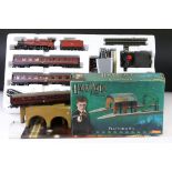 Hornby Harry Potter Hogwarts Express train set, appears complete but without outer box plus a
