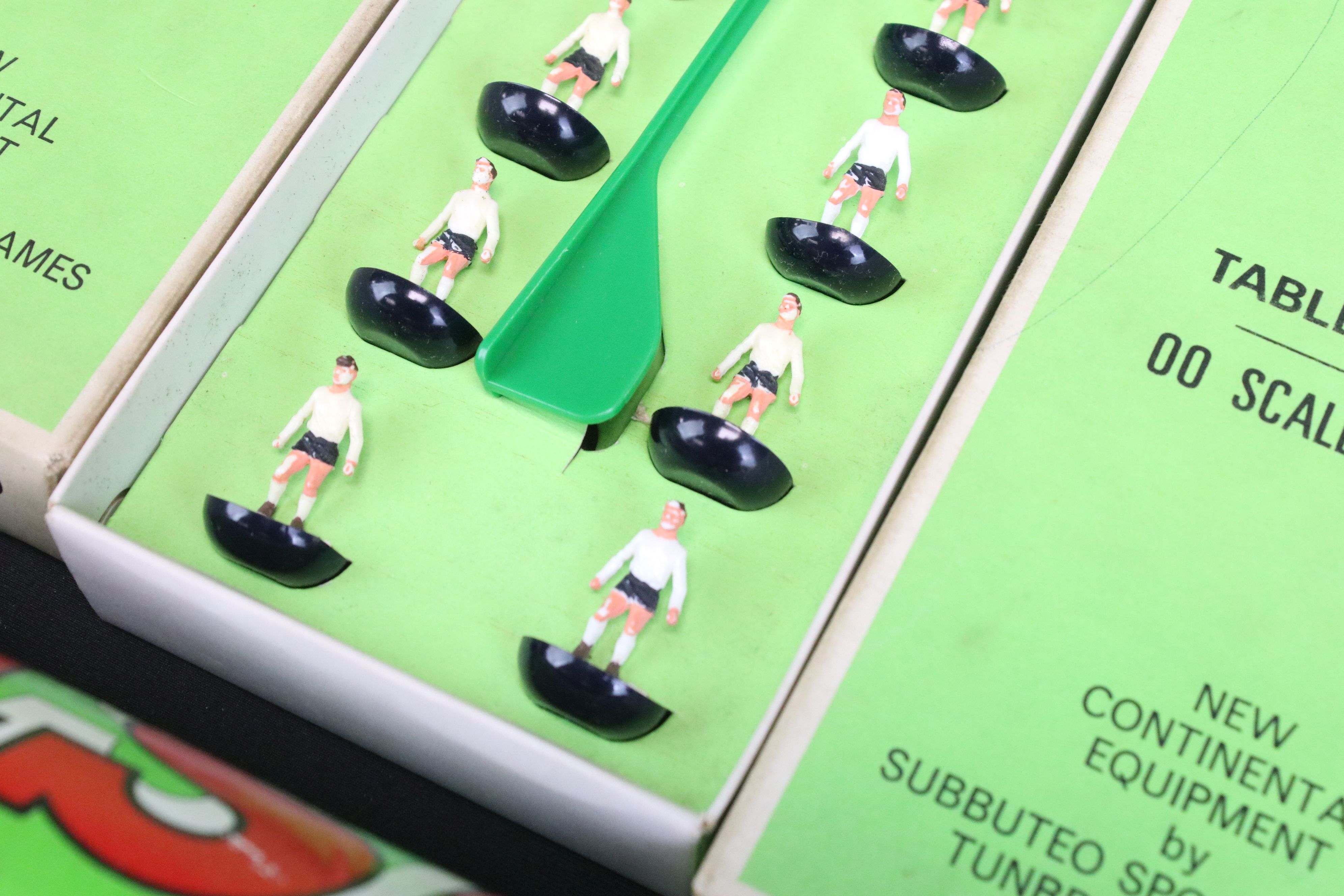 Subbuteo - Eight boxed HW teams to include Stoke City, Wolves, England, Aston Villa, Liverpool, - Image 6 of 9