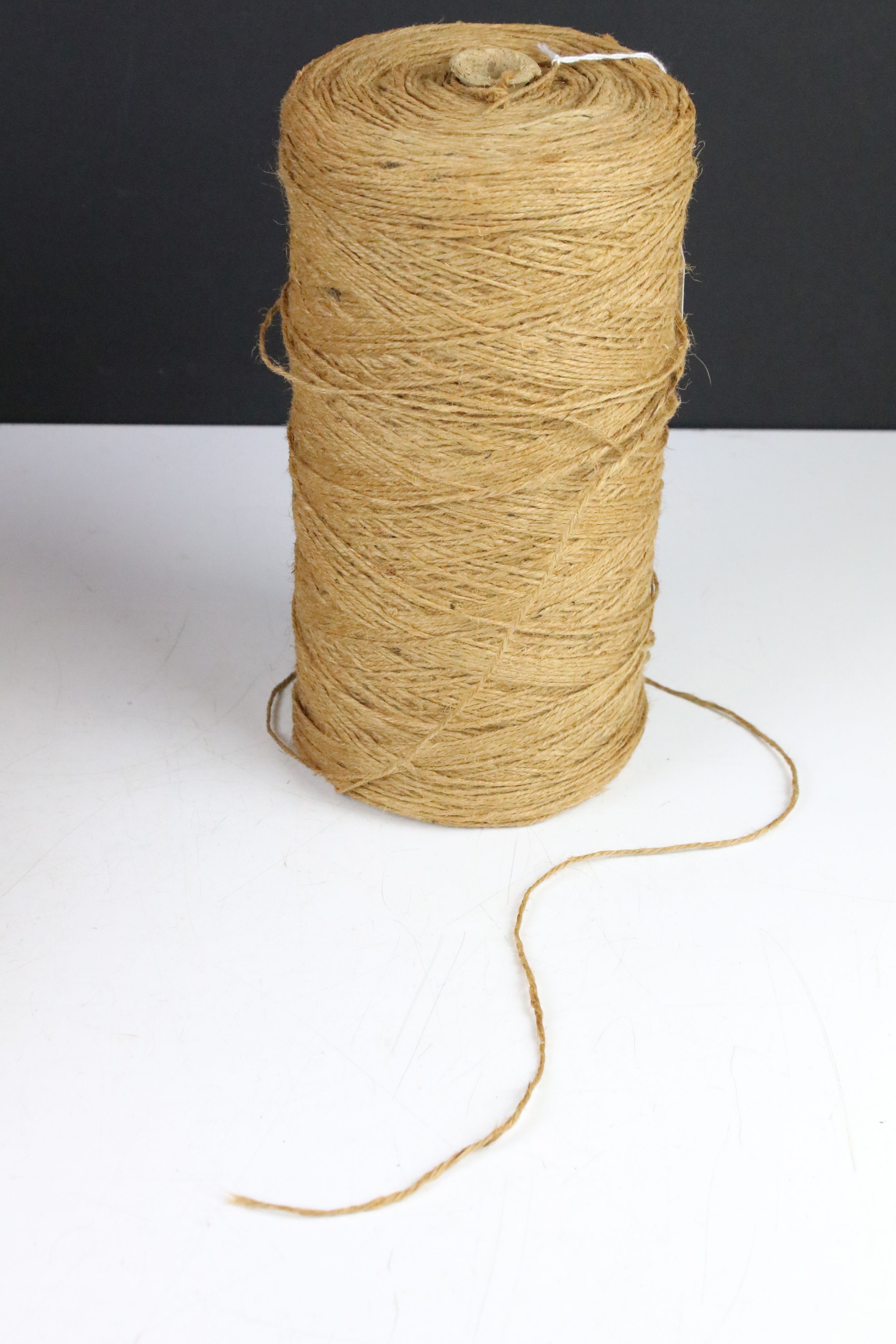 A vintage ball of brown string together with a roll of rope. - Image 3 of 3
