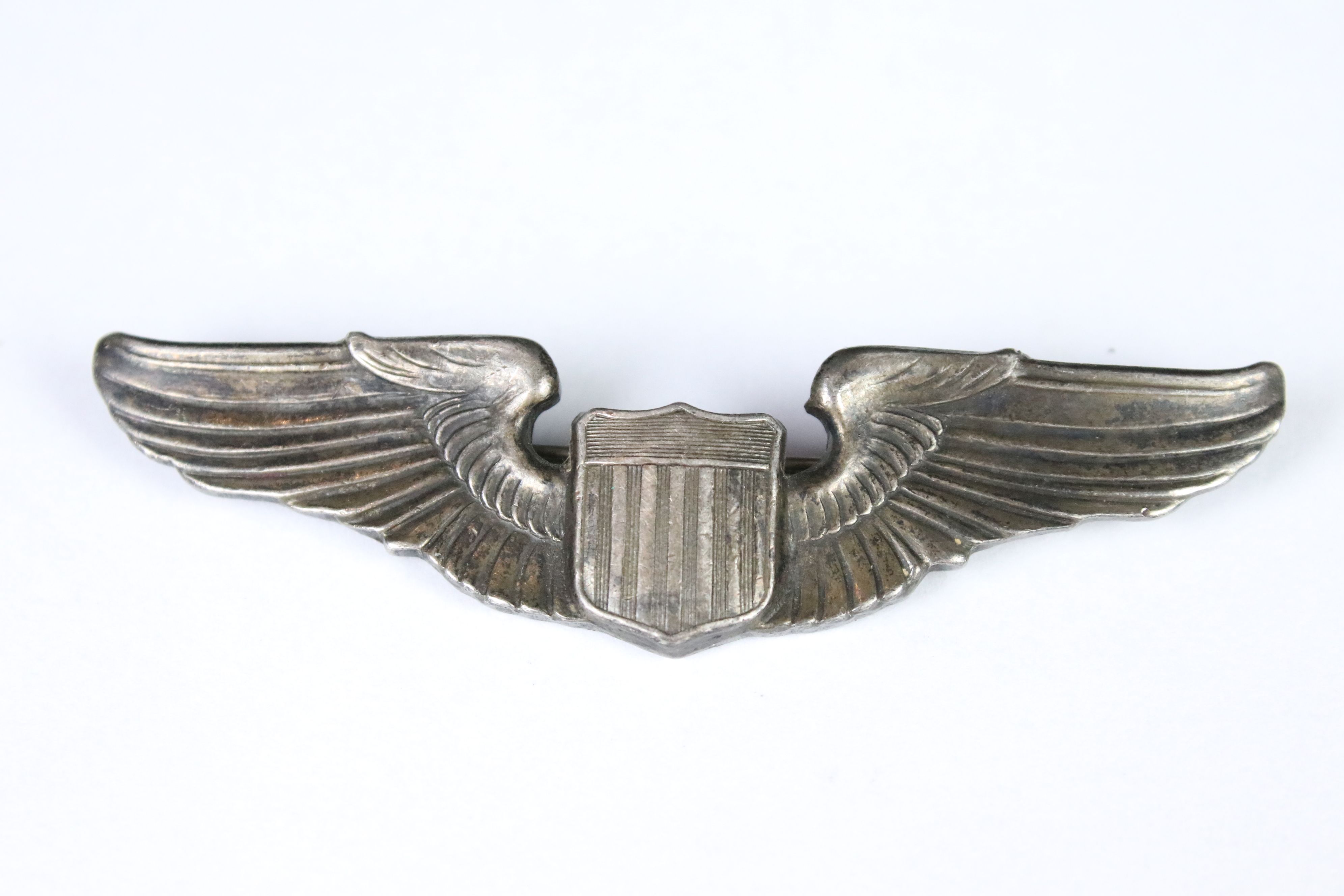 A WWII United States Air Force wings badge, stamped Sterling - Image 2 of 3