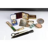 A small group of mixed collectables to include cravat pin, brooch, wax seal, antique photograph,