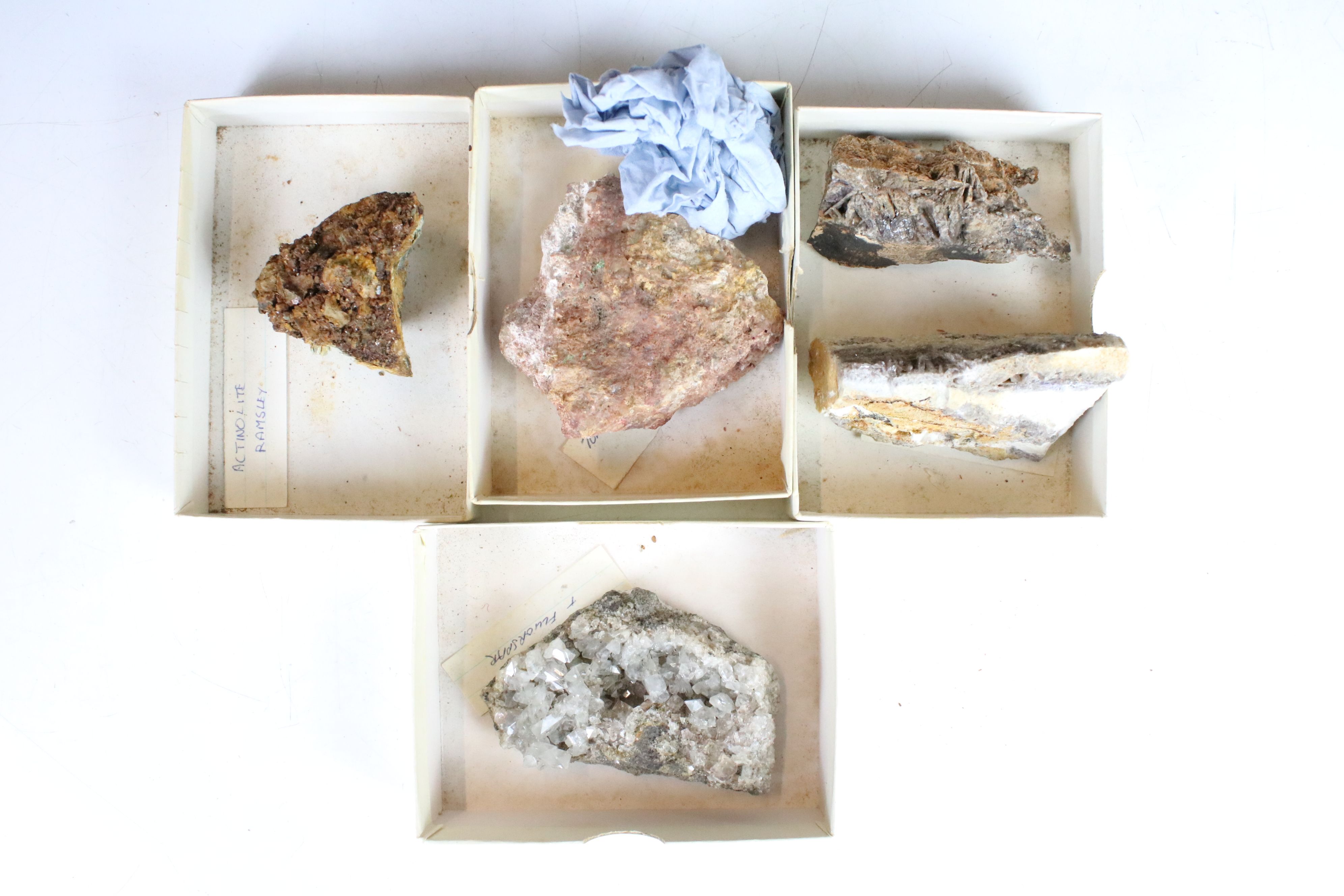 A large collection of mineral specimens to include Quartz, Valentine, Perovskite, Fluorite...etc.. - Image 3 of 6