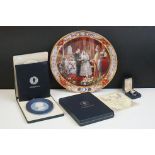 Two Cased Wedgwood 'The Queen's Silver Jubilee' Jasper Portrait Limited Edition Medallions to