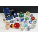 Collection of 24 glass paperweights featuring a boxed QEII Diamond Jubilee paperweight, Alum Bay,