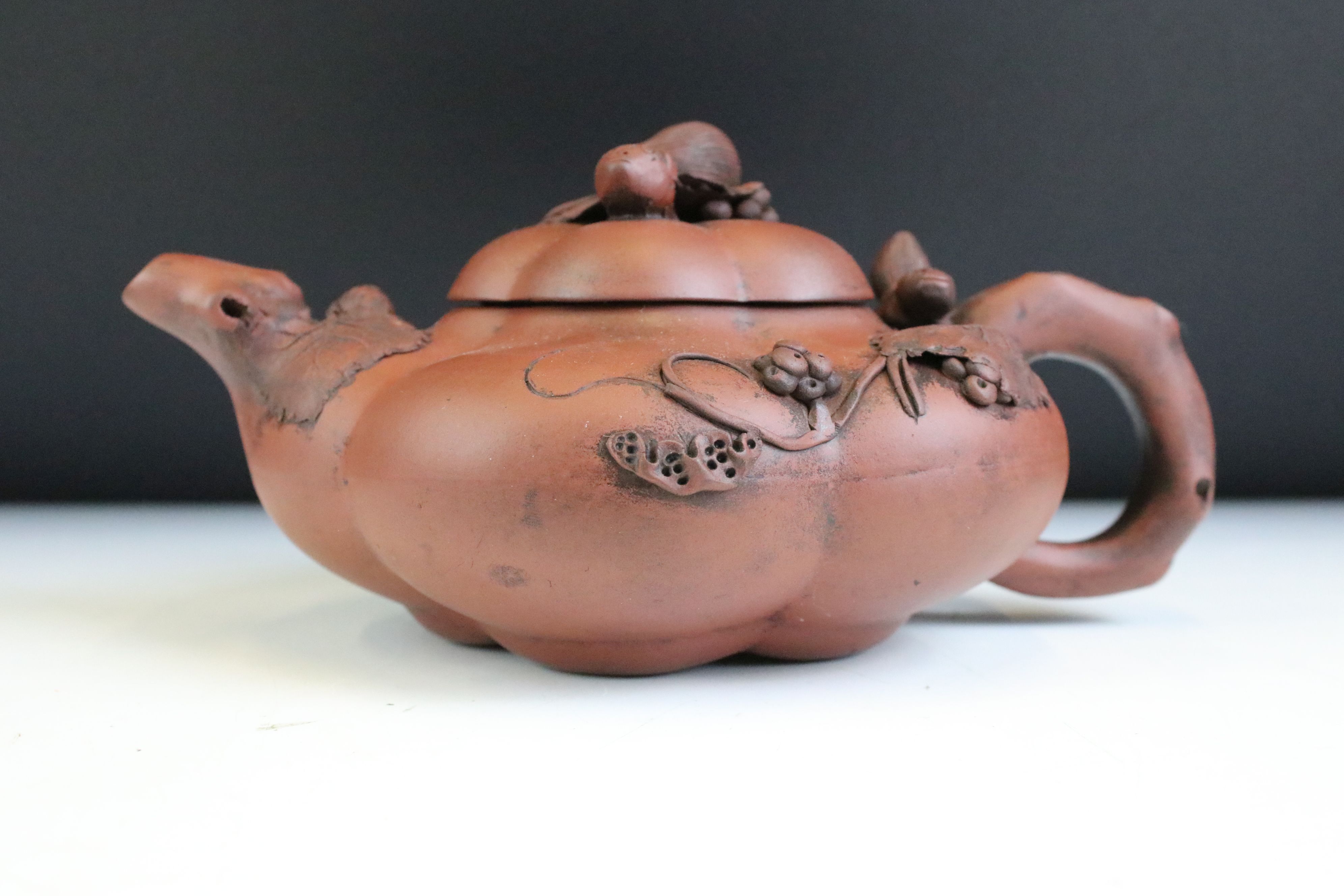 20th Century Chinese Yixing red clay tea pot of gourd form having applied animal and vine leaf - Image 2 of 12