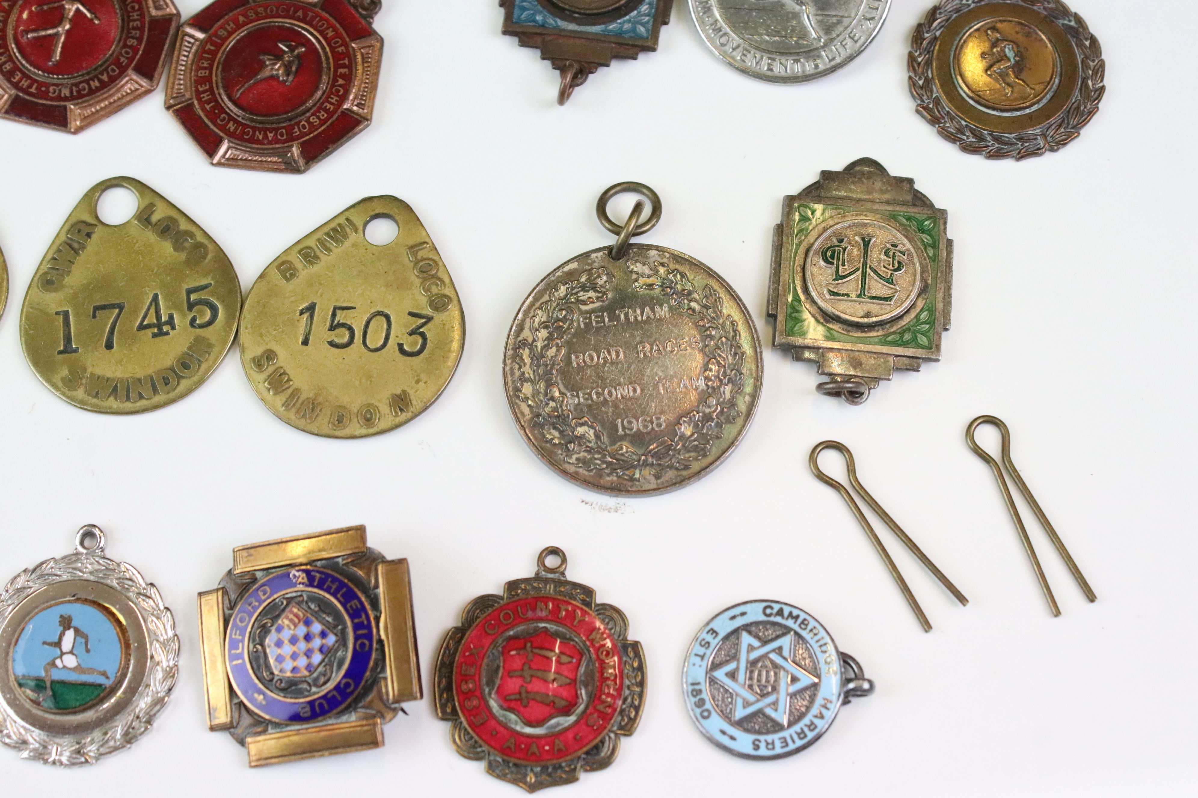 A small group of mixed collectables to include military buttons, a quantity of medallions and - Image 2 of 8