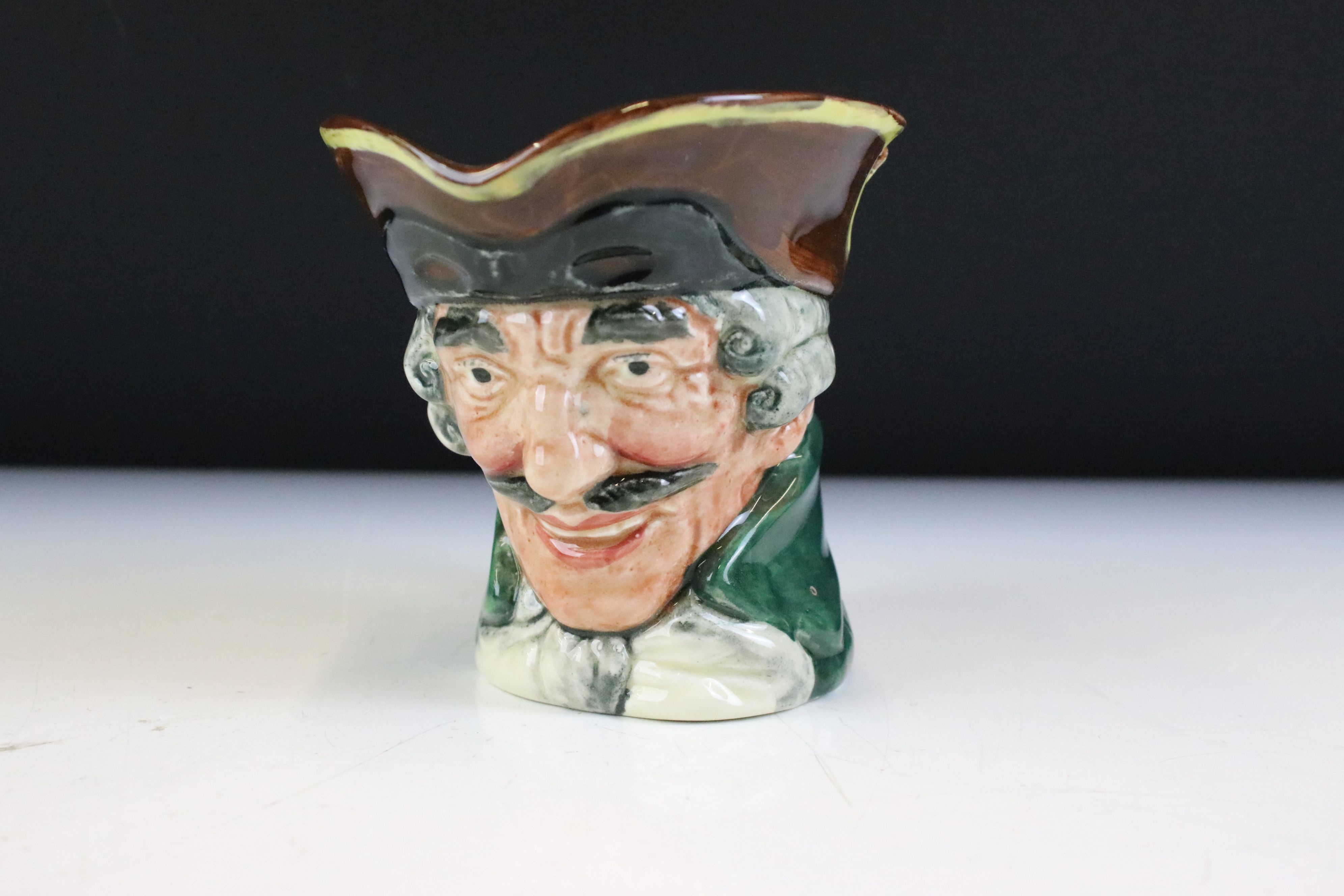 Group of Royal Doulton ceramics to include a Jester figurine (HN 2016), three small character jugs - Image 8 of 19