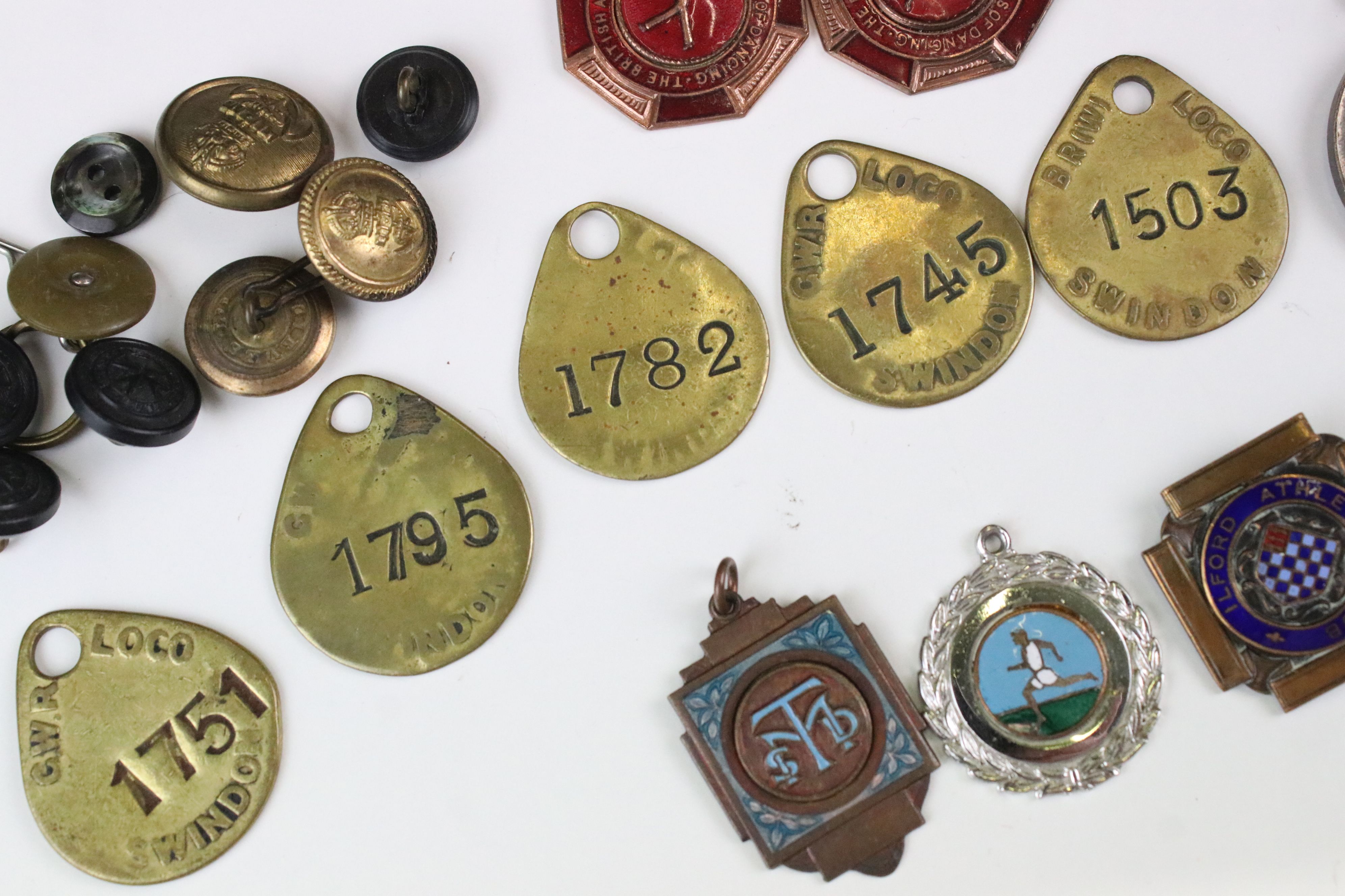 A small group of mixed collectables to include military buttons, a quantity of medallions and - Image 4 of 8