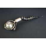 1930s Art Deco silver and antelope horn cigar lighter having a gimballed lighter with scrolled mount