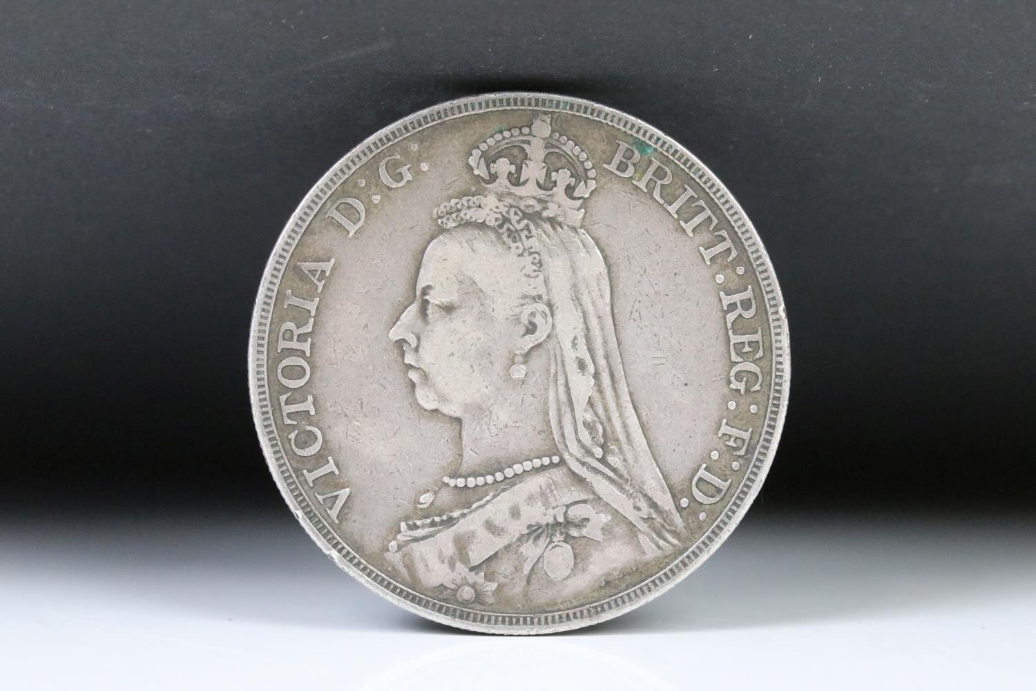 A collection of three British pre decimal silver full crown coins to include 1821, 1887 and 1889 - Image 3 of 7