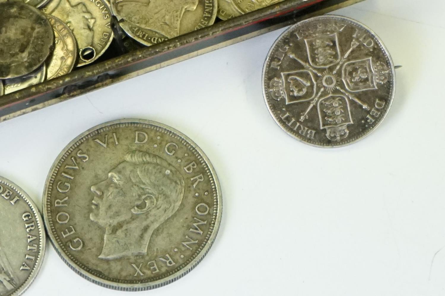 A collection of British pre decimal silver pre 1920 coins to include Queen Victoria and King - Image 9 of 9