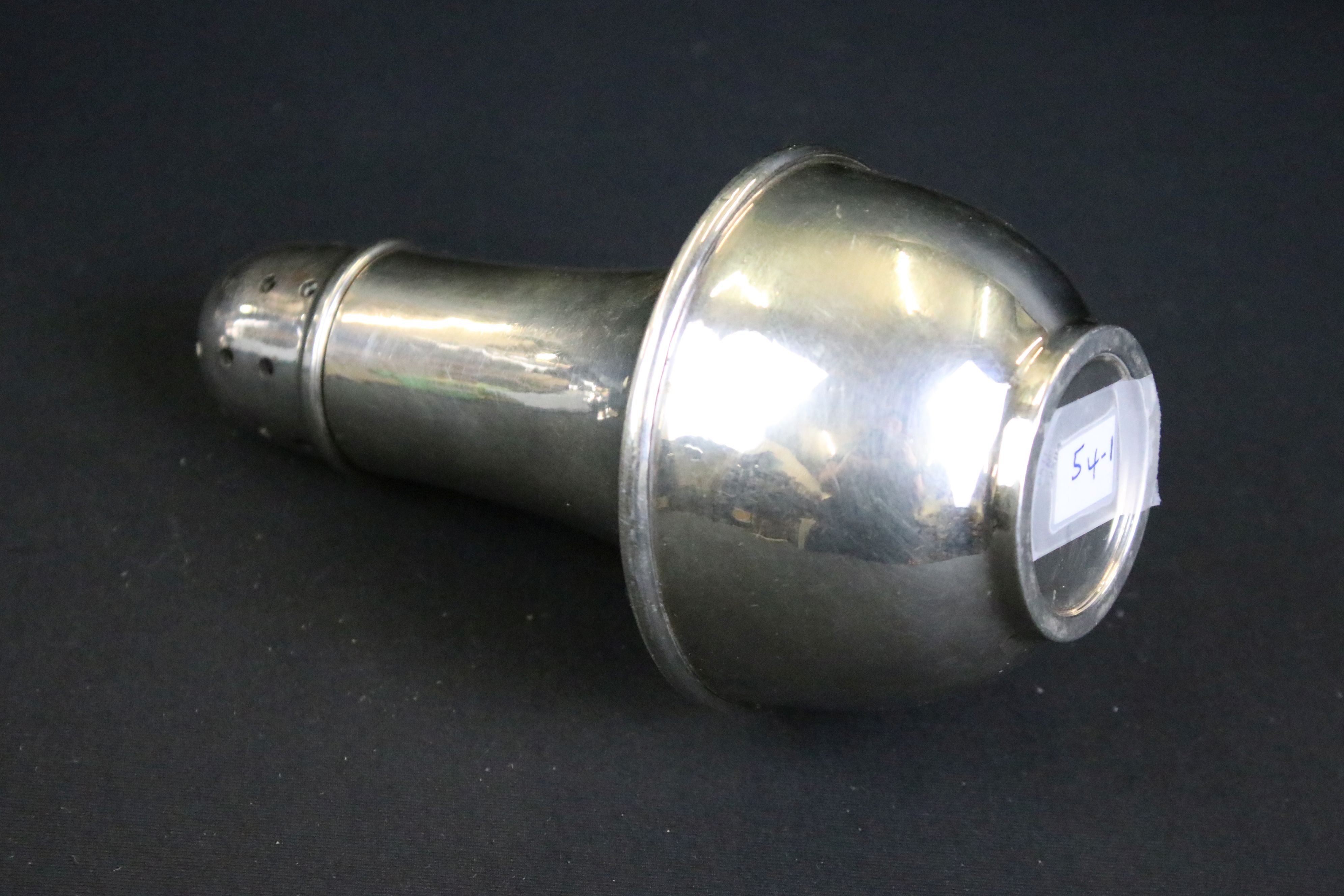 1930s silver hallmarked sugar shaker having a domed pierced lid (hallmarked Birmingham 1930) - Image 3 of 6