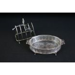 George V Walker & Hall silver glass lined bon bon dish having pierced gallery sides and handles (