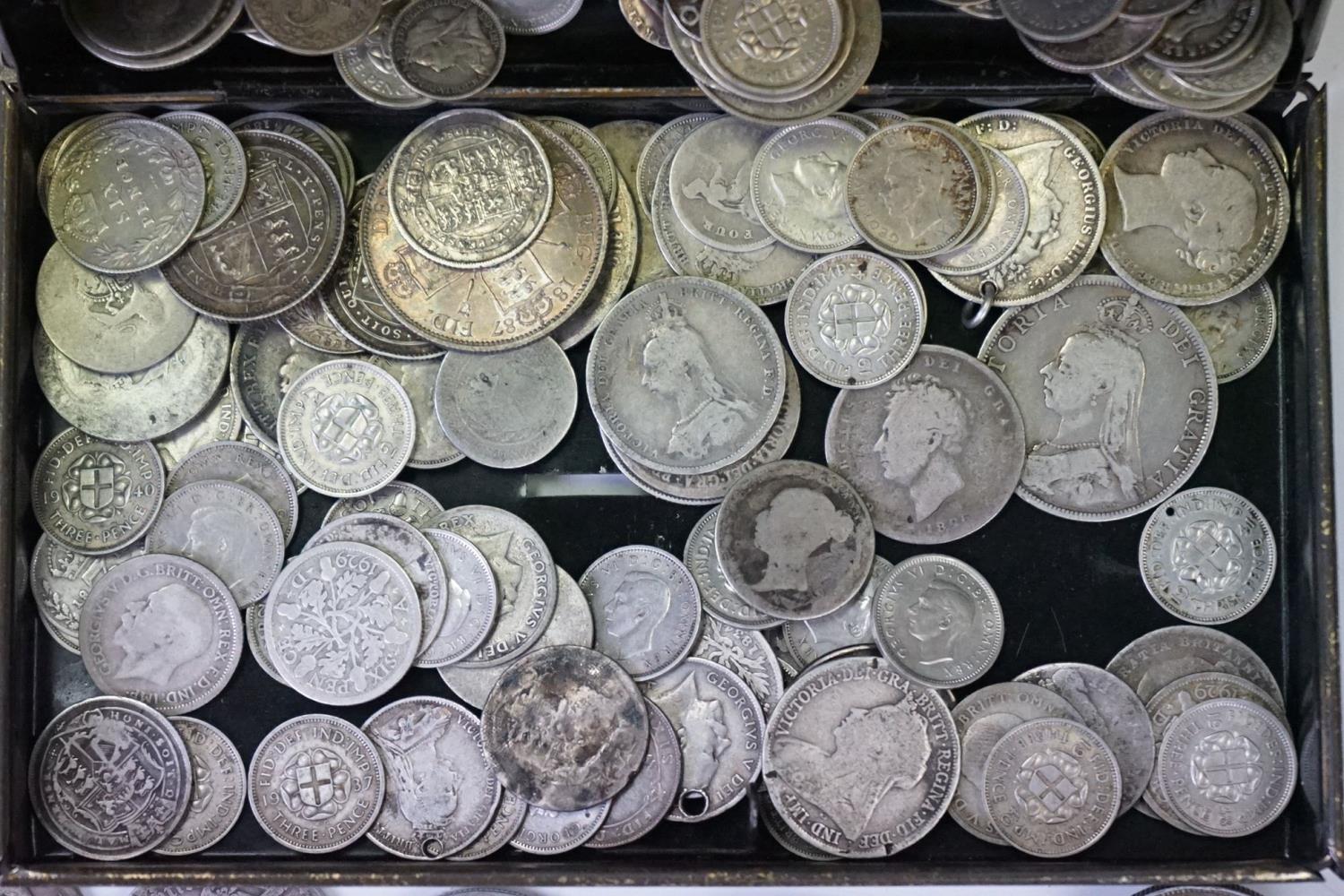 A collection of British pre decimal silver pre 1920 coins to include Queen Victoria and King - Image 4 of 9