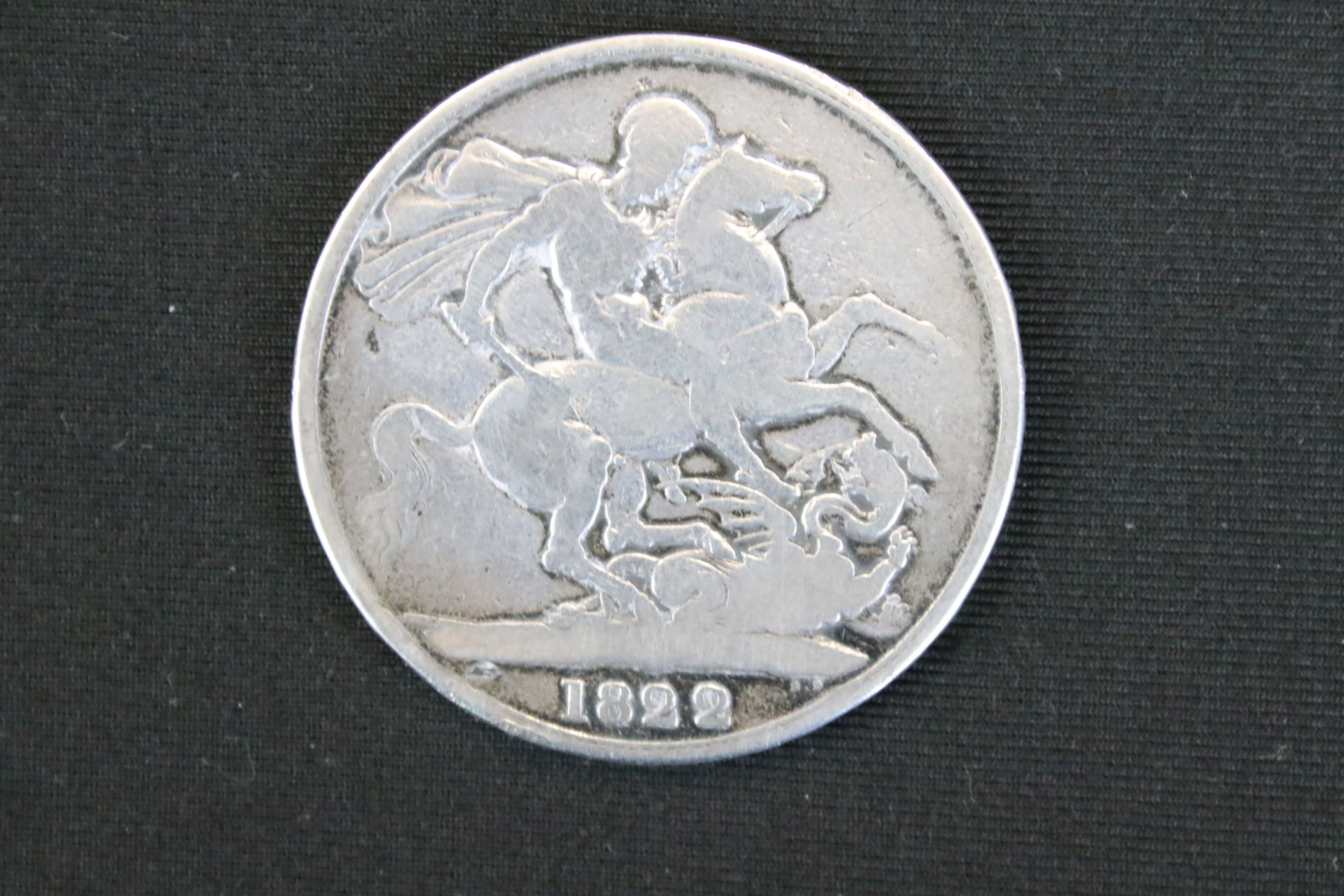 1822 George IIII silver crown having a George and the Dragon and a Laureate bust facing left - Image 3 of 4