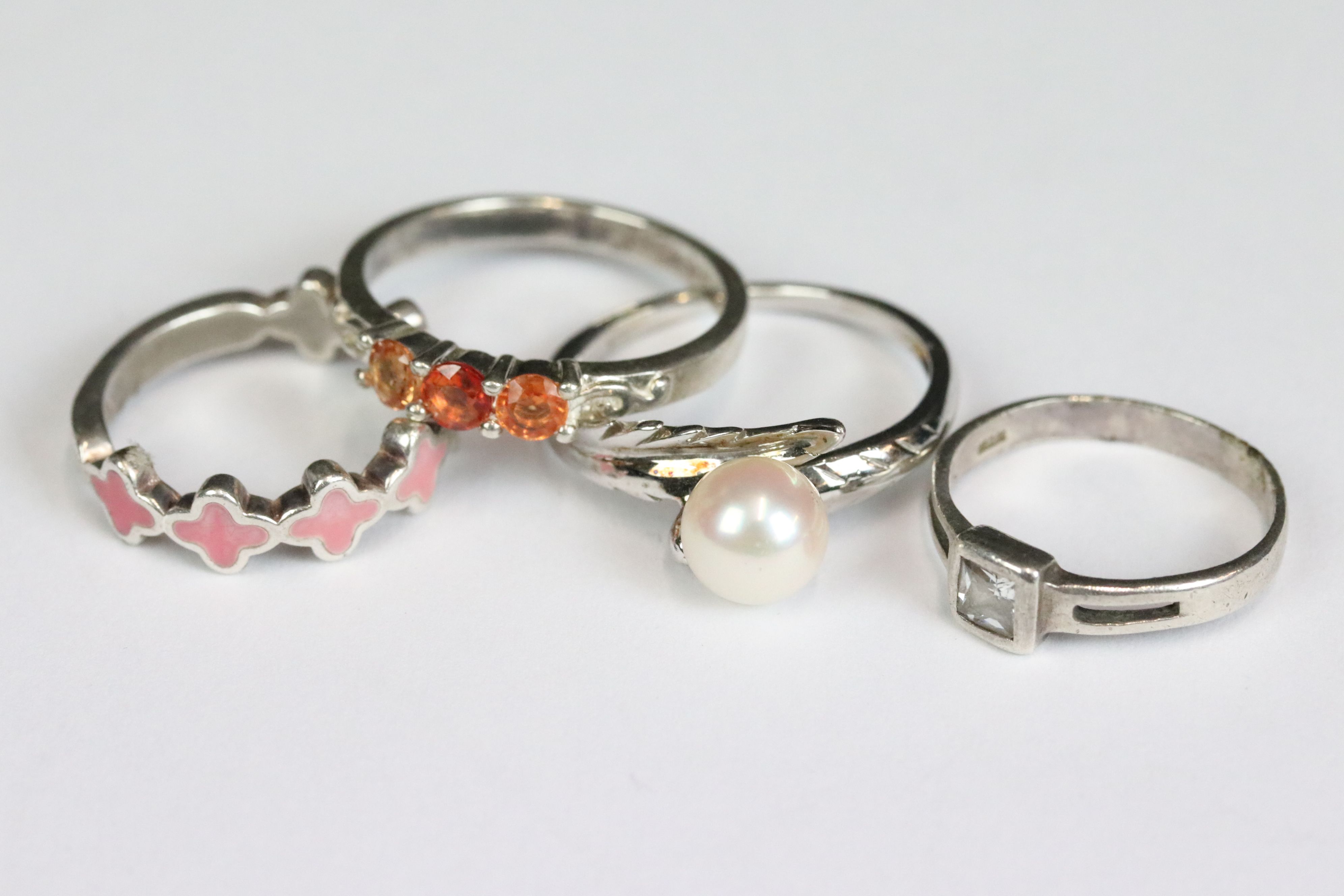 Collection of twenty silver rings - Image 8 of 10