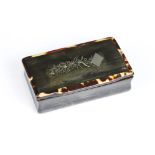 An antique horn and faux tortoiseshell snuff box with silver plique decoration, measures approx