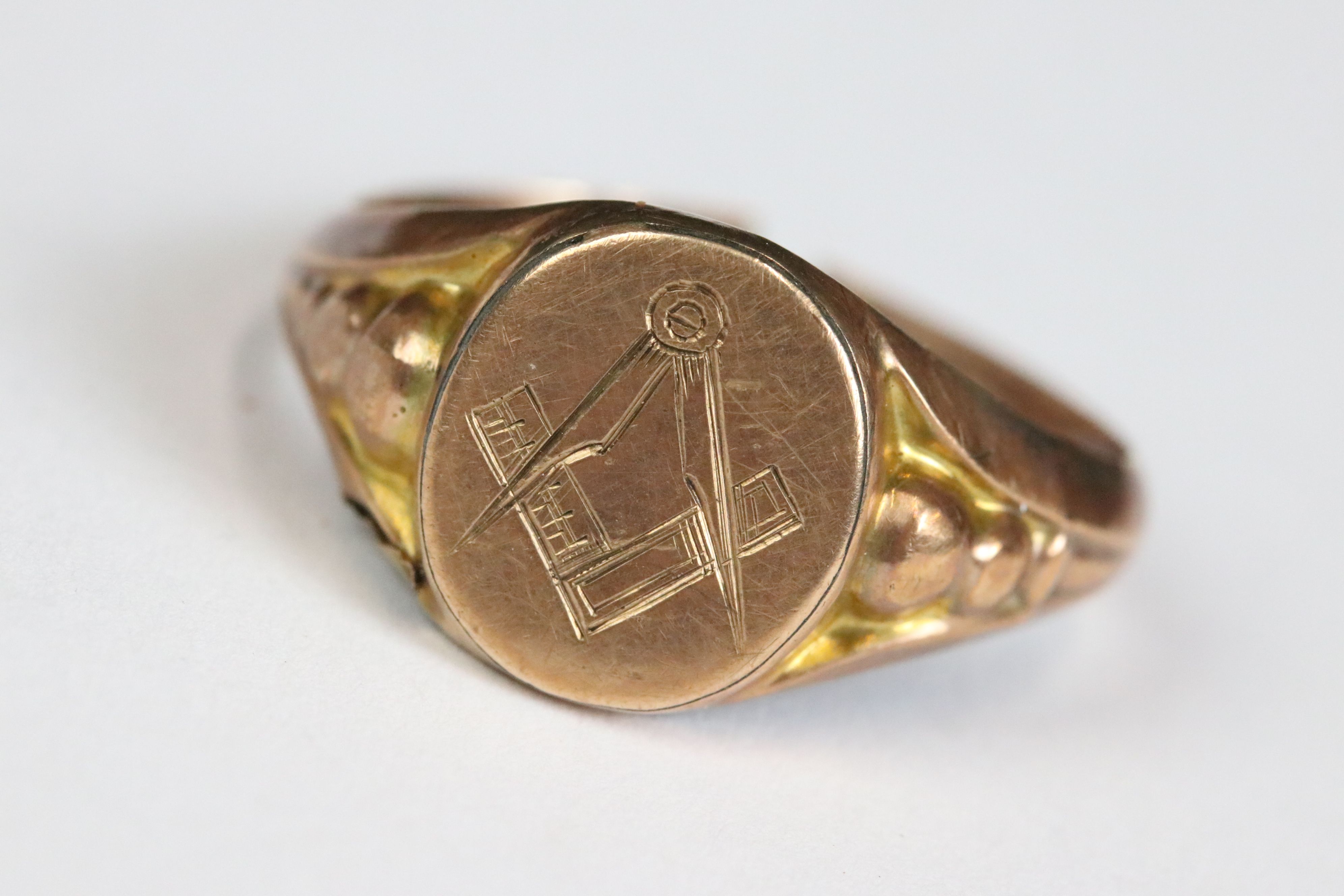 A 9ct gold masonic gents signet ring together with art nouveau lady, cross, spoon and ashtray. - Image 3 of 19