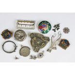 A small group o mixed collectables to include sterling silver jewellery, art nouveau belt buckle,