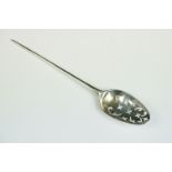 Georgian mote spoon with 'fancy' back