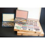 Large collection of HO & N gauge model railway to include Liliput, Roco and Bachmann examples