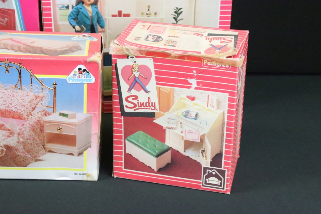 Sindy - Ten boxed Pedigree Sindy play sets & accessory sets, to include White Wedding (44262), - Image 6 of 9