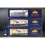 Four boxed Bachmann OO gauge locomotives to include 32003 4936 Kinlet Hall Great Western with