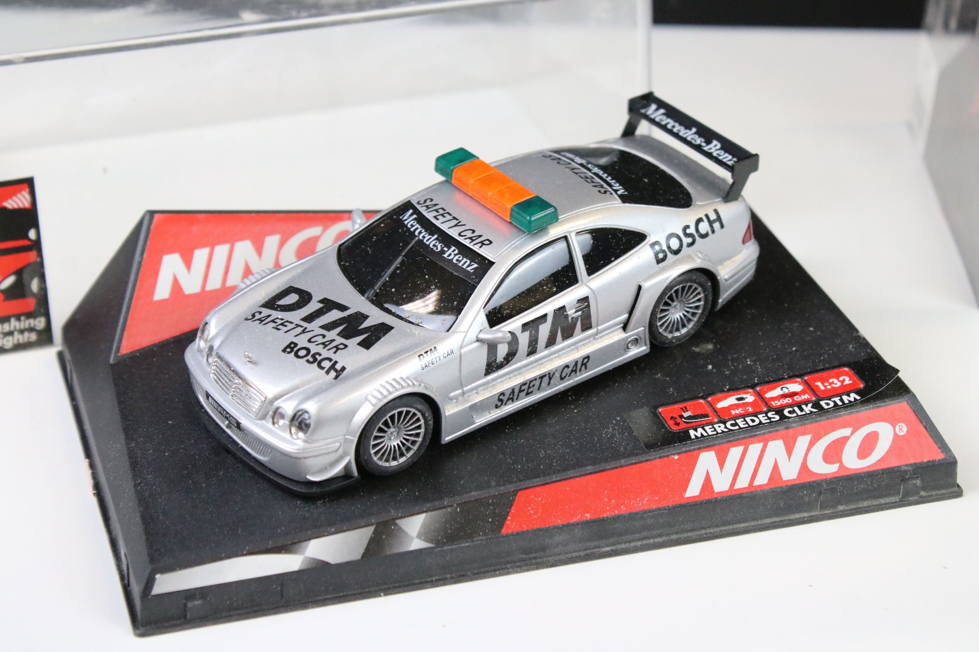 Nine cased / boxed Ninco slot cars to include, 50101 Renault Clio 16V, 50102 Renault Clio 16V, 50104 - Image 4 of 10