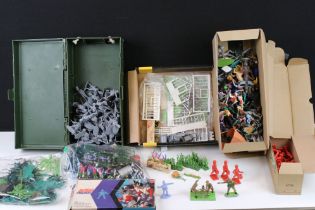 Collection of plastic figures & accessories, mostly military examples, to include Britains, Timpo