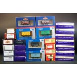 27 Boxed OO gauge items of rolling stock to include 15 x Dapol, 4 x Hornby, 6 x Bachmann, 1 x