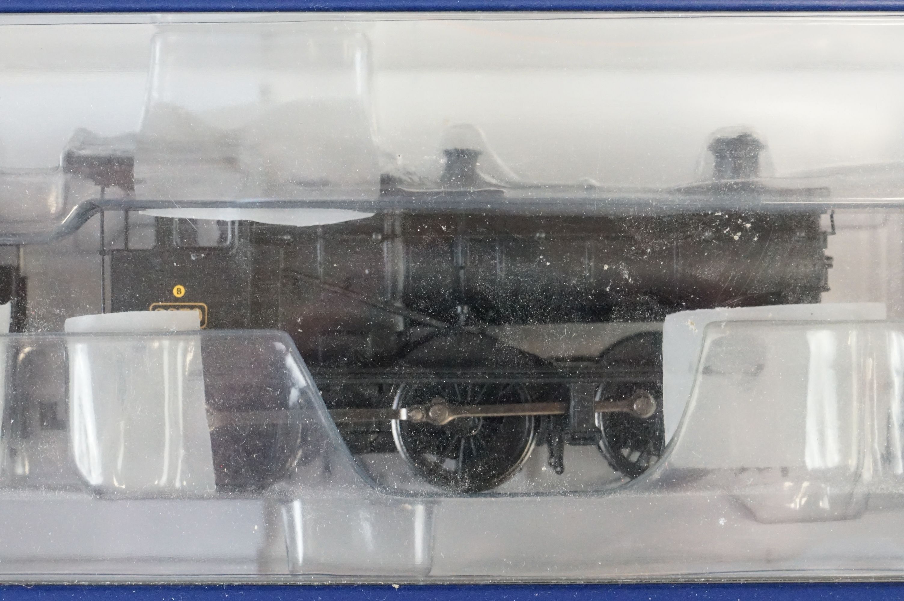 Three boxed OO gauge locomotives to include Bachmann 32311 Collett Goods 2259 BR Black Early - Image 5 of 9