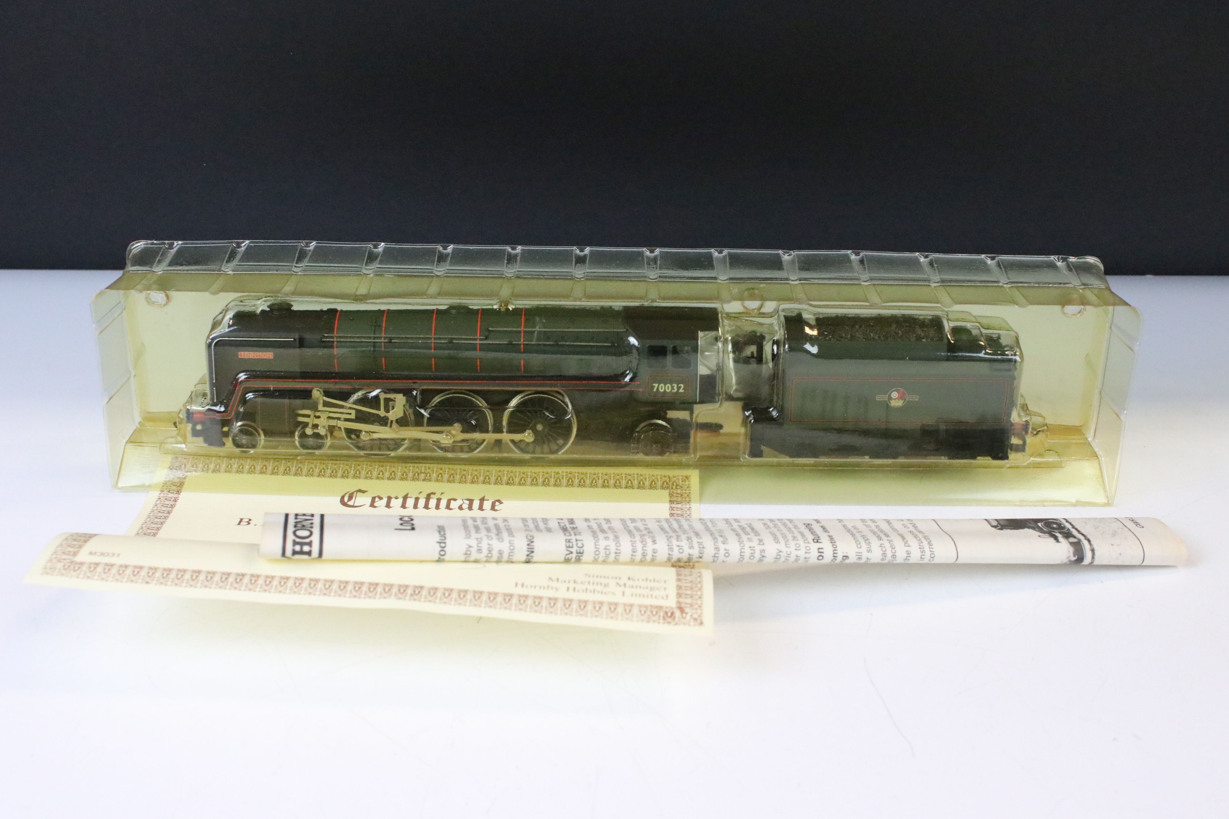 Three boxed Hornby OO gauge locomotives to include ltd edn Tennyson, R082 GWR Locomotive King - Image 7 of 9