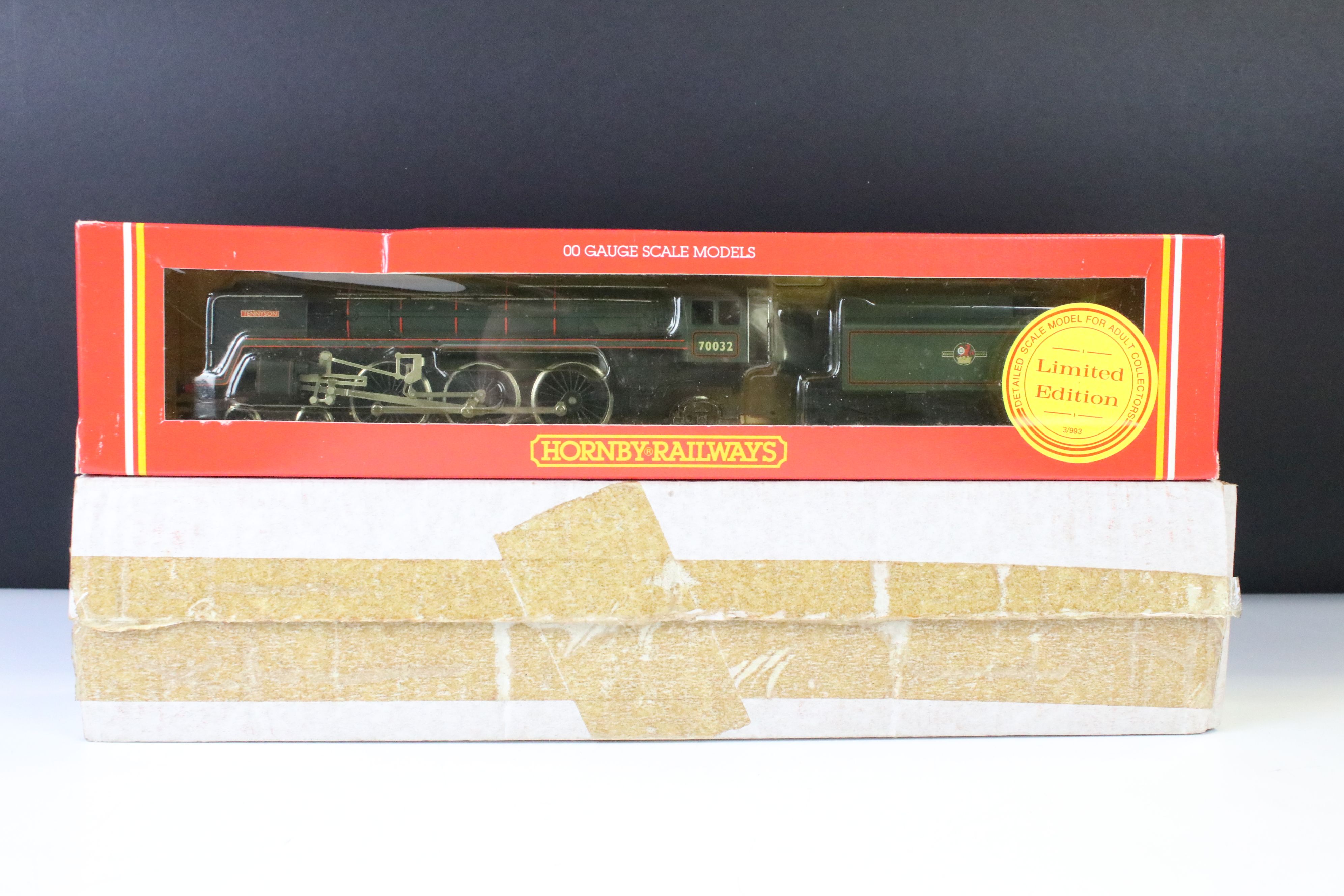 Three boxed Hornby OO gauge locomotives to include ltd edn Tennyson, R082 GWR Locomotive King - Image 6 of 9
