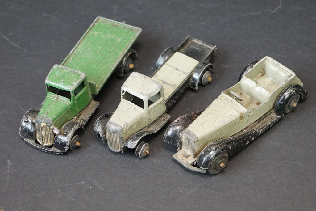 Around 25 early-mid 20th C play worn diecast models to include road, commercial and racing examples - Image 7 of 12