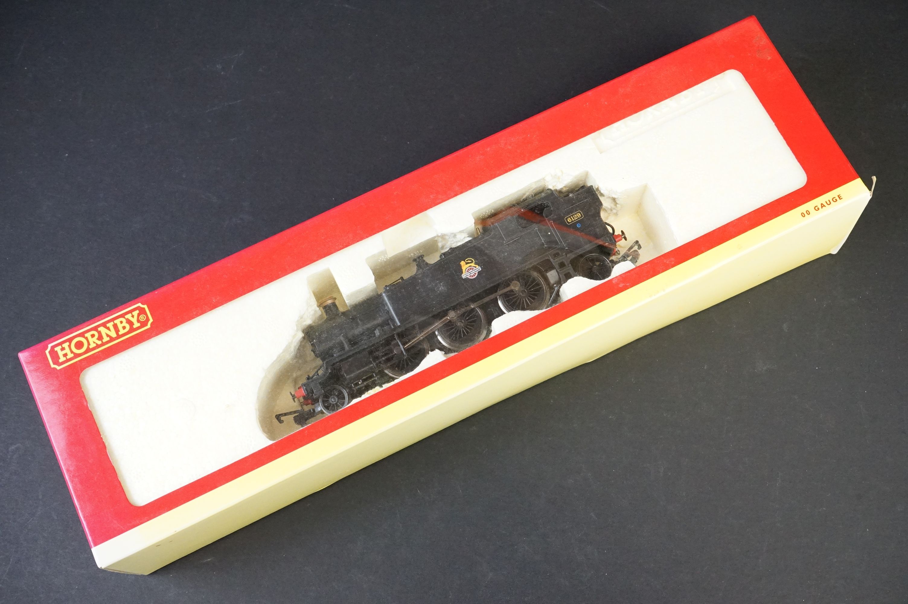 Three boxed OO gauge locomotives to include Bachmann 32311 Collett Goods 2259 BR Black Early - Image 2 of 9
