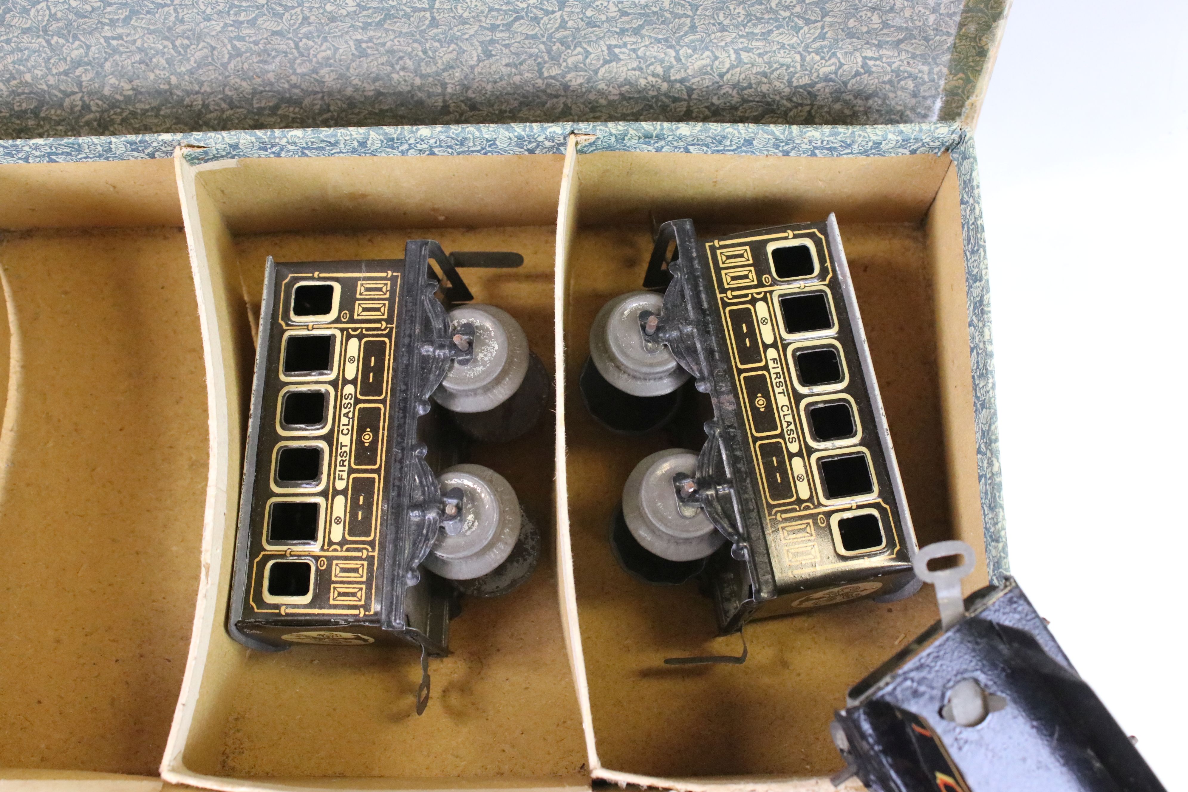 Two early-mid 20th C boxed tin plate train sets to include Brimtoy Clockwork Train No 37/0 Colour - Image 13 of 15