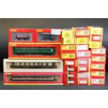 29 Boxed Hornby OO gauge items of rolling stock to include R4302B, R4306B, R4320A, R4165, R4164 etc