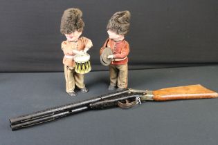 Mid 20th C West German tinplate drummer boy and cymbalist, with keys (approx 27cm high); plus a