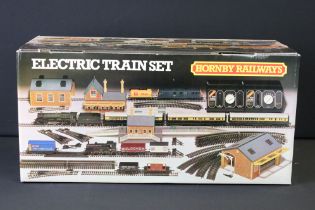 Boxed Hornby OO gauge R793 King Size Set, set appears very close to complete with boxed GWR King