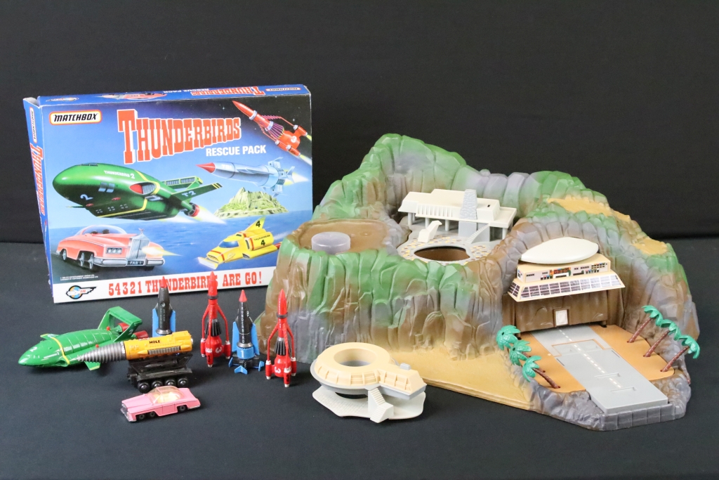 Thunderbirds - A boxed Matchbox Thunderbirds Rescue Pack diecast model set (no, TB-700 - diecast ex,