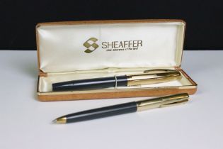 Sheaffer Fountain Pen with 14k nib together with a matching ballpoint pen, in a Sheaffer pen case