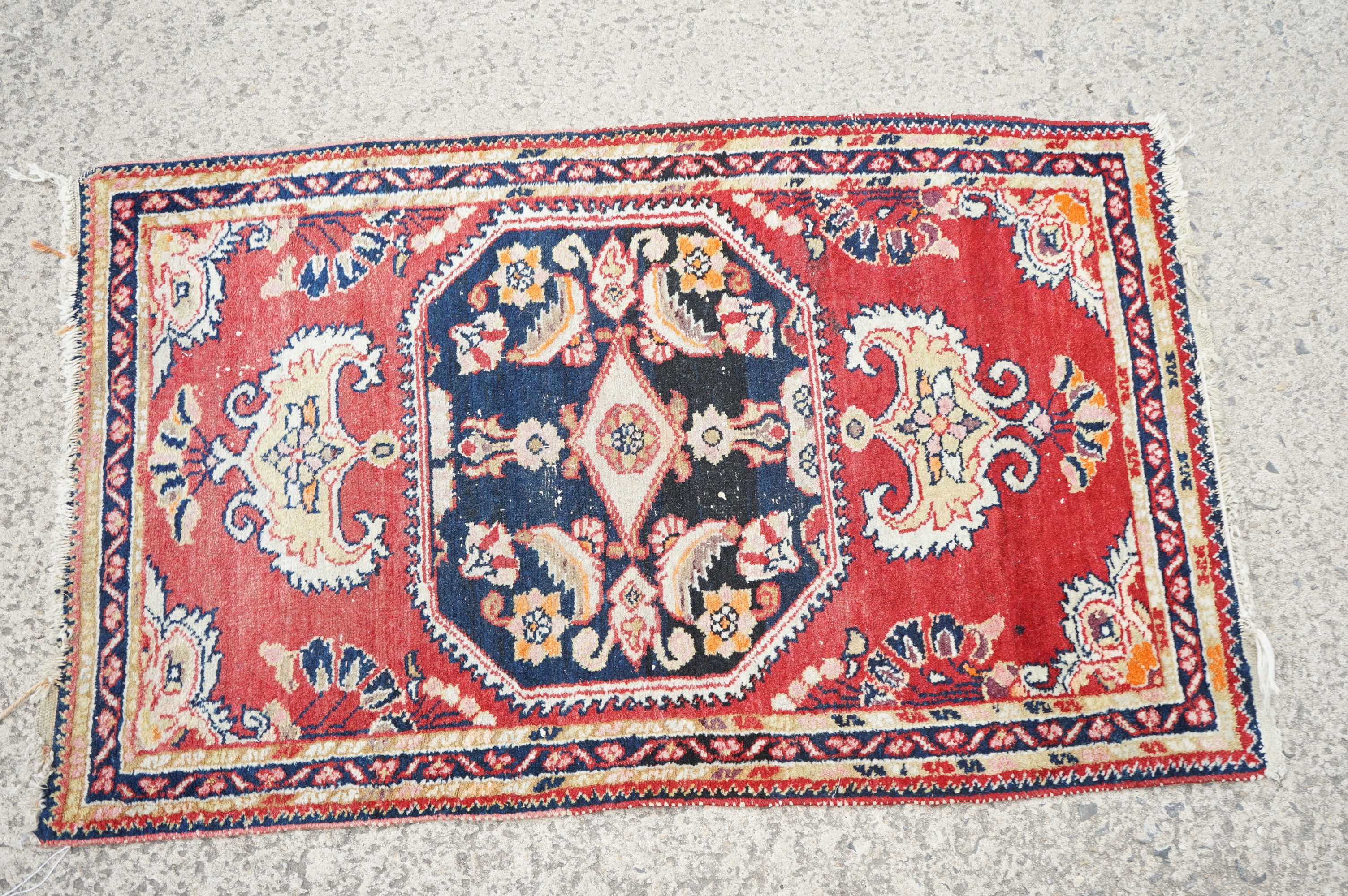 Two small Eastern Wool Rugs 115cm x 70cm and 118cm x 87cm - Image 2 of 15