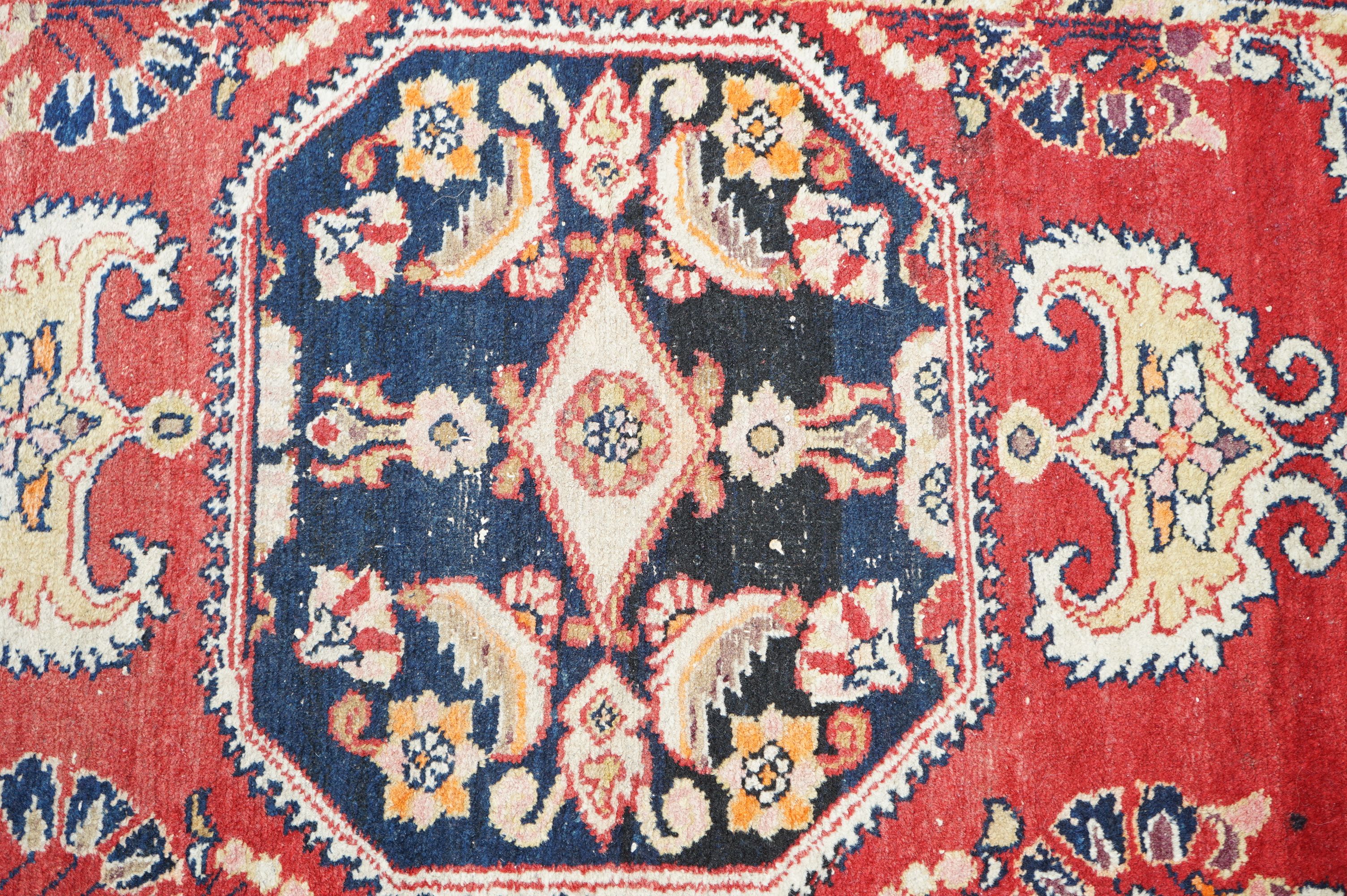 Two small Eastern Wool Rugs 115cm x 70cm and 118cm x 87cm - Image 3 of 15