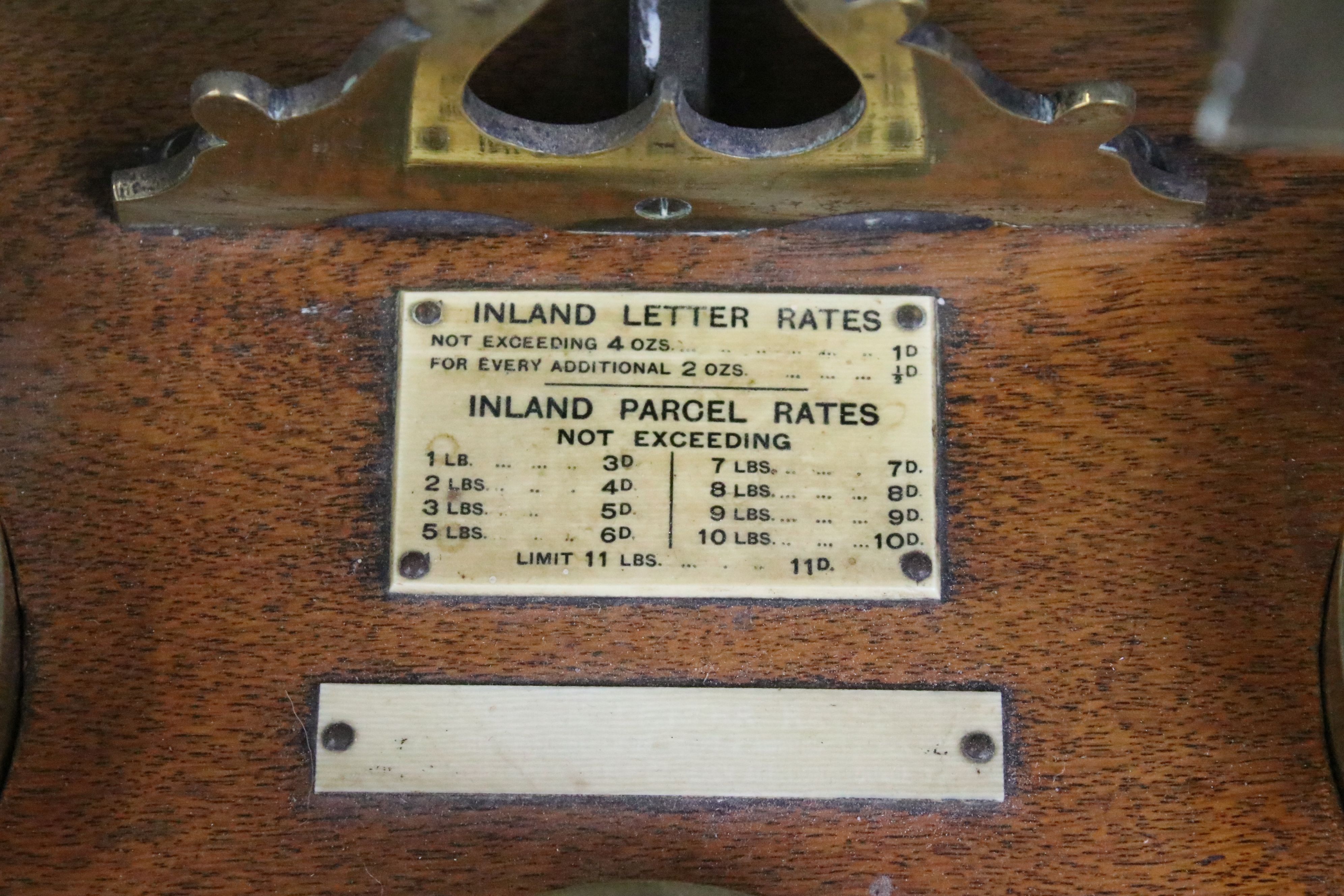 Set of brass inland postal scales, complete with weights (ranging from 1oz to 4lb), with ivorine - Image 3 of 5
